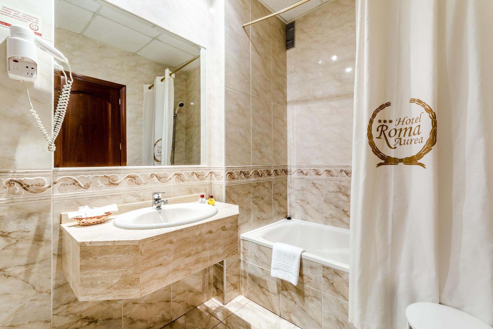 Roma Aurea Hotel Talavera de la Reina Exterior photo