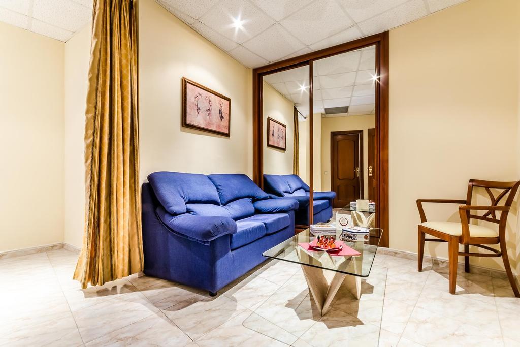 Roma Aurea Hotel Talavera de la Reina Exterior photo